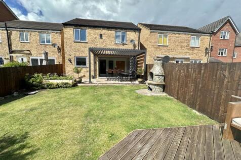 Bramleys Estate Agents - Little Green Lane - Heckm