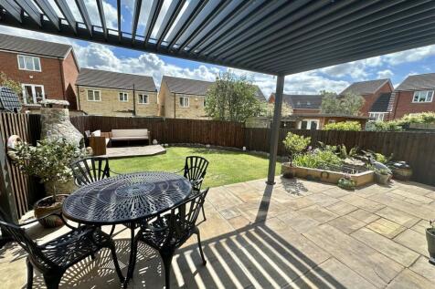 Bramleys Estate Agents - Little Green Lane - Heckm