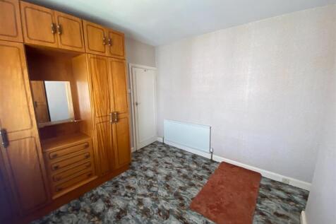 Bramleys Estate Agents - Trenton Road - Batley (4)