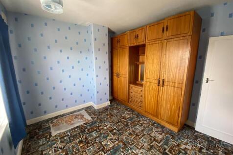 Bramleys Estate Agents - Trenton Road - Batley (5)
