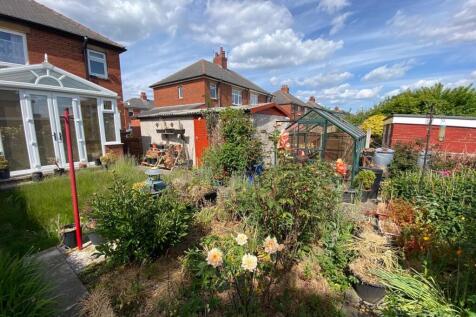 Bramleys Estate Agents - Trenton Road - Batley (21