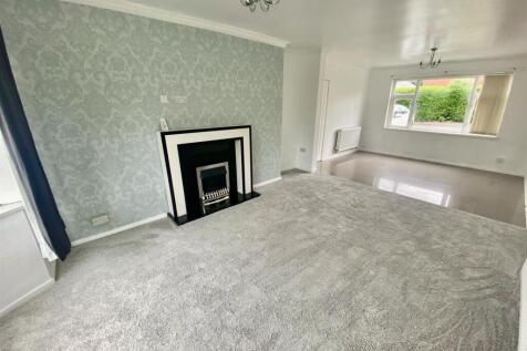 Bramleys Estate Agents - Cross Road - Mirfield (10