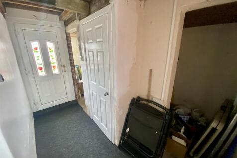 Bramleys Estate Agents - Cross Road - Mirfield (14