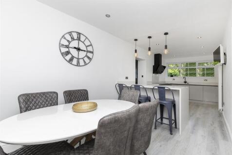 Bramleys Estate Agents - Cheviot Way - Mirfield (1