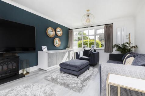 Bramleys Estate Agents - Cheviot Way - Mirfield (2