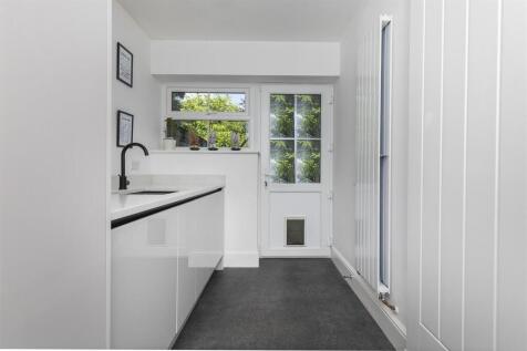 Bramleys Estate Agents - Cheviot Way - Mirfield (1