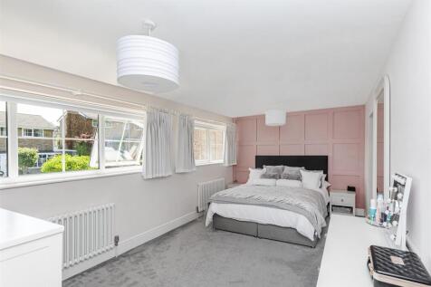 Bramleys Estate Agents - Cheviot Way - Mirfield (4