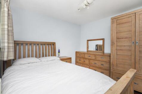 Bramleys Estate Agents - Cheviot Way - Mirfield (3