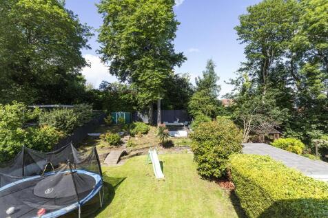 Bramleys Estate Agents - Cheviot Way - Mirfield (3