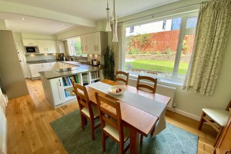 Bramleys Estate Agents - Overhall Park - Mirfield 