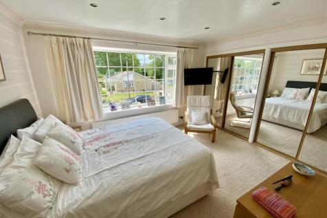 Bramleys Estate Agents - Overhall Park - Mirfield 