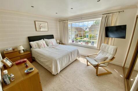 Bramleys Estate Agents - Overhall Park - Mirfield 