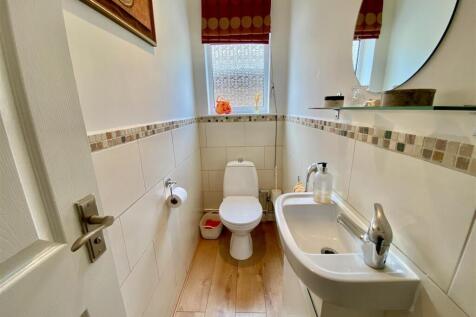 Bramleys Estate Agents - Overhall Park - Mirfield 