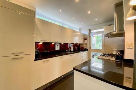 Kitchen 1.jpg