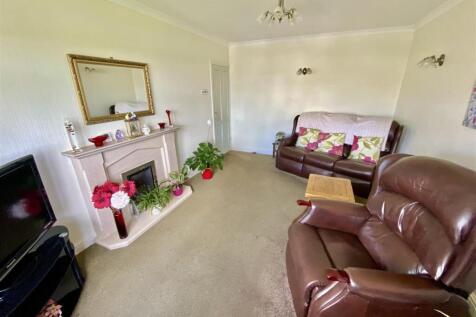 Bramleys Estate Agents - Lady Heton Drive - Mirfie