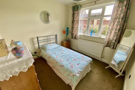 Bramleys Estate Agents - Lady Heton Drive - Mirfie