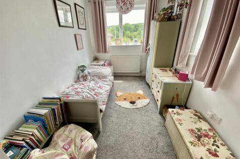 Bramleys Estate Agents - Huddersfield Road - Mirfi