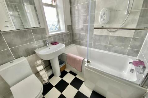 Bramleys Estate Agents - Huddersfield Road - Mirfi