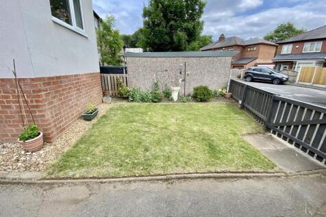 Bramleys Estate Agents - Huddersfield Road - Mirfi