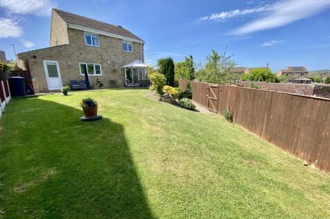 Bramleys Estate Agents - Oakfield Drive - Mirfield