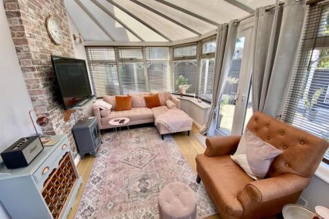 Bramleys Estate Agents - Oakfield Drive - Mirfield