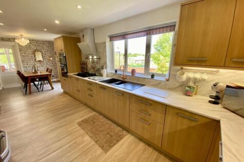 Bramleys Estate Agents - Oakfield Drive - Mirfield