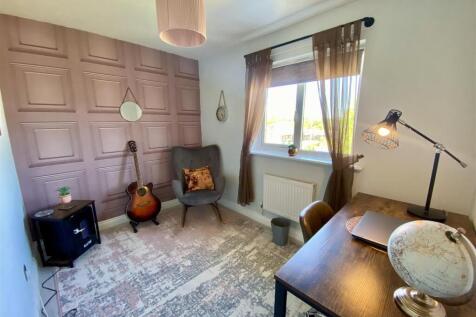 Bramleys Estate Agents - Oakfield Drive - Mirfield