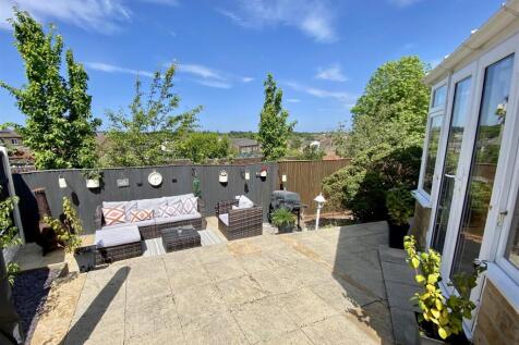 Bramleys Estate Agents - Oakfield Drive - Mirfield