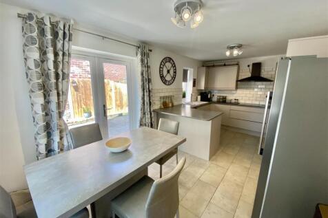 Bramleys Estate Agents - Savile Place - Mirfield (