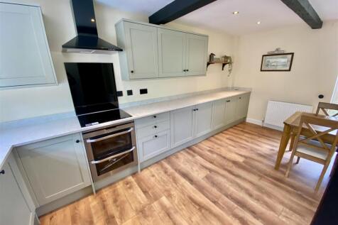 Bramleys Estate Agents - Sands Lane - Mirfield (8)