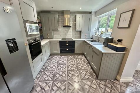 Bramleys Estate Agents - Park Avenue - Liversedge 