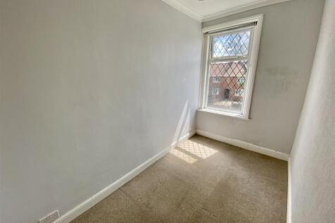 Bramleys Estate Agents - Old Bank Road - Mirfield 