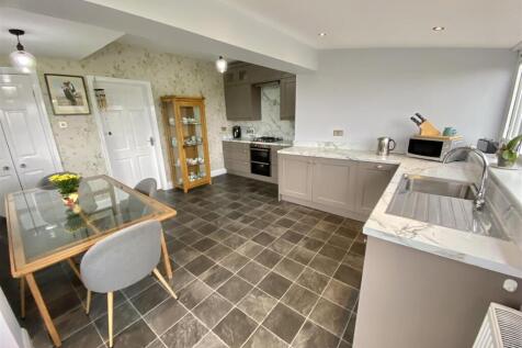 Bramleys Estate Agents - Scopsley Lane - Mirfield 