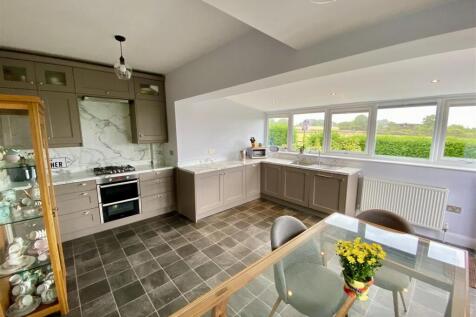 Bramleys Estate Agents - Scopsley Lane - Mirfield 
