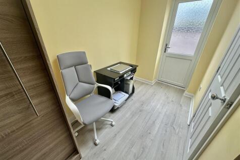 Bramleys Estate Agents - Robyn Royd Avenue - Mirfi