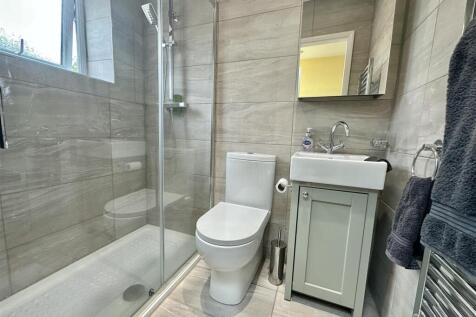 Bramleys Estate Agents - Robyn Royd Avenue - Mirfi