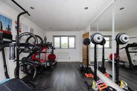 Bramleys Estate Agents - Oakfield Drive - Mirfield