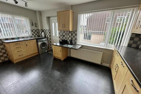 Bramleys Estate Agent - Crown Close - Dewsbury (12