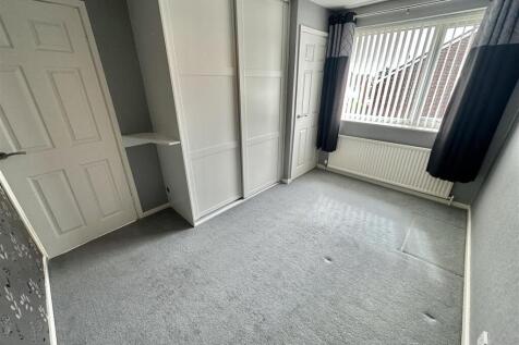 Bramleys Estate Agent - Crown Close - Dewsbury (6)