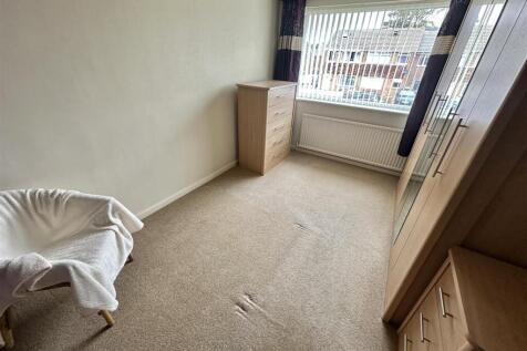 Bramleys Estate Agent - Crown Close - Dewsbury (3)
