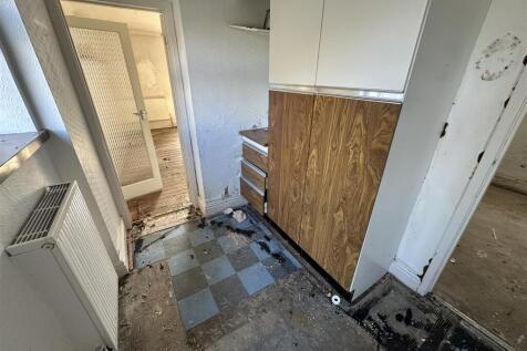 Bramleys Estate Agents - Leeds Road - Dewsbury (6)