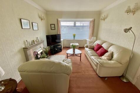 Bramleys Estate Agents - Hepworth Drive - Mirfield