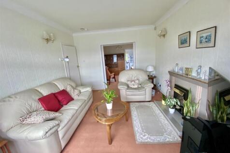 Bramleys Estate Agents - Hepworth Drive - Mirfield