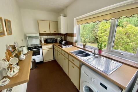 Bramleys Estate Agents - Hepworth Drive - Mirfield