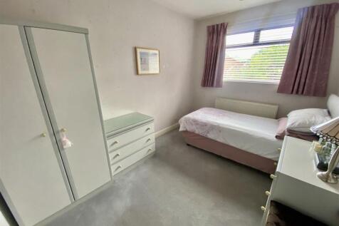Bramleys Estate Agents - Hepworth Drive - Mirfield