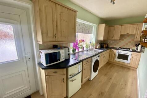 Bramleys Estate Agents - Huddersfield Road - Mirfi