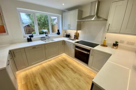 Bramleys Estate Agents - Fernhurst Road - Mirfield