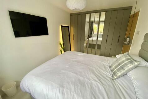 Bramleys Estate Agents - Fernhurst Road - Mirfield