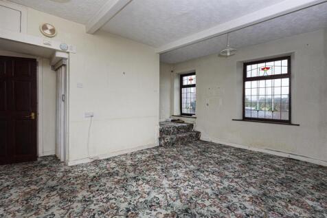 Bramleys Estate Agents - Leeds Road - Mirfield (10