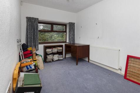 Bramleys Estate Agents - Leeds Road - Mirfield (7)